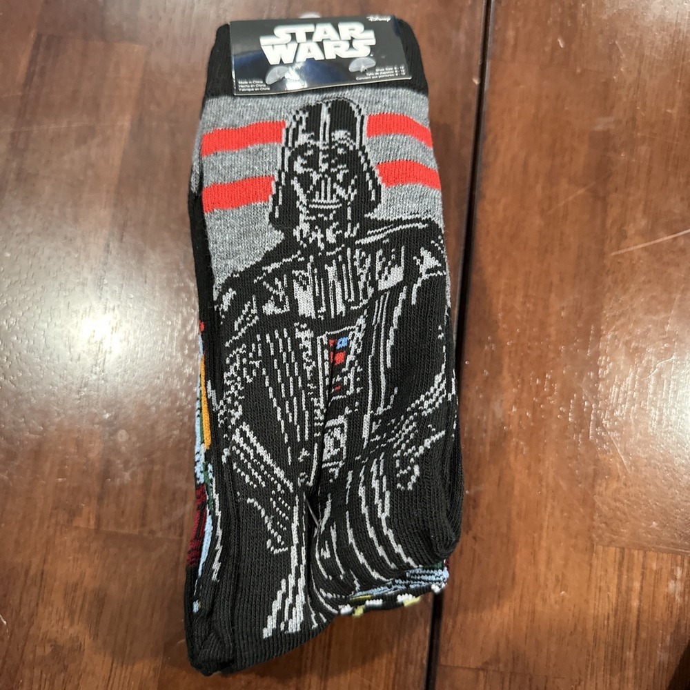 (5) PACK‎ OF STAR WARS CREW LENGTH SOCKS (SZ 6-12) NWT 5 CHARACTER SET AWESOME!